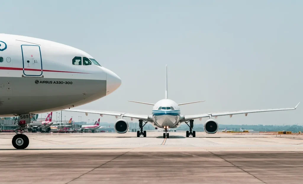 Commercial aircraft on the taxiway